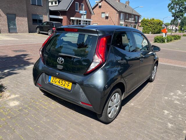 Toyota AYGO 1.0 VVT-I X-FUN 5-DEURS / AIRCO / RADIO / ELEK. RAMEN / LED / BLUETOOTH / METALLIC LAK
