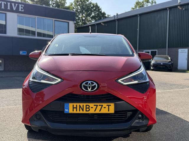 Toyota AYGO 1.0 VVT-i x-play AUTOMAAT | APPLE CARPLAY / ANDROID AUTO | CAMERA | AIRCO | ONDERHOUD UITGEVOERD | DIRECT LEVERBAAR |