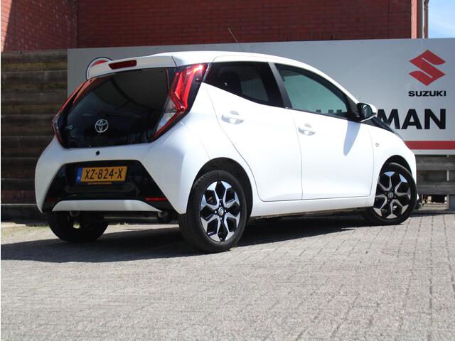 Toyota AYGO 1.0 VVT-i x-joy Achteruitrijcamera, Dimlichten Automatisch, Bluetooth,