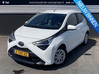 toyota-aygo-1.0-vvt-i-x-play-apple-