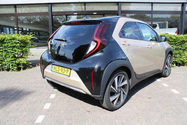 Toyota AYGO X 1.0 VVT-i S-CVT Envy | Rijklaar | Apple/Android | Half-leder | Sensoren v+a | Navi | LED | Camera | Clima