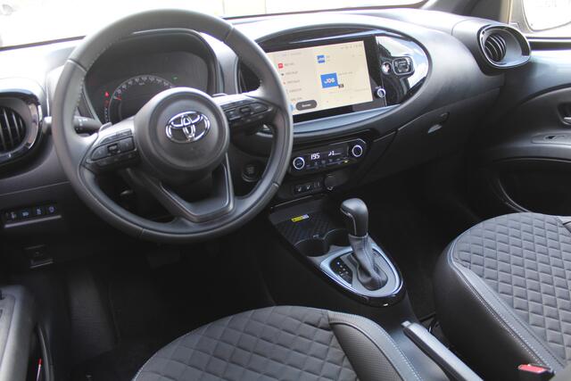 Toyota AYGO X 1.0 VVT-i S-CVT Premium | Rijklaar | 'Trekhaak' | Keyless | LED | Half-leder | Stoelverw. | Sensoren v+a | Camera | Clima | Adap.cruise