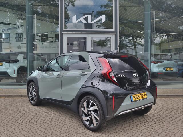 Toyota AYGO X 1.0 VVT-i S-CVT Envy CVT Automaat Navigatie | Climate Control | Draadloze oplader | Two Tone