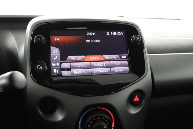 Toyota AYGO 1.0 VVT-i x-play | Apple Carplay/Android Auto | Airco | Parkeercamera |
