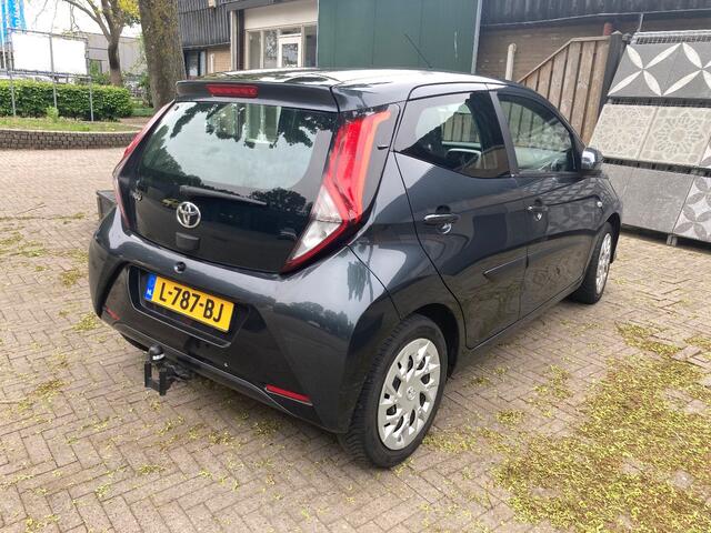 Toyota AYGO 1.0 VVT-i x-Play AUT! 1e Eig! Camera! Trekhaak! VERWACHT!