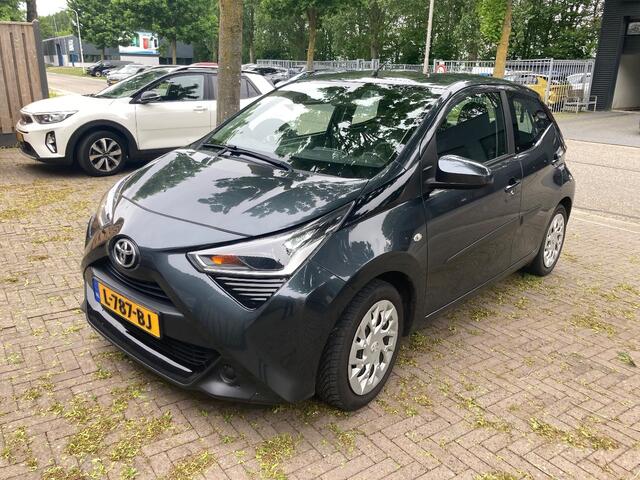Toyota AYGO 1.0 VVT-i x-Play AUT! 1e Eig! Camera! Trekhaak! VERWACHT!