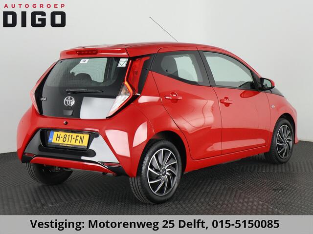 Toyota AYGO 1.0 VVT-i X-PLAY CARPLAY NAVI GARANTIE 2030* . CAMERA . DEALER ONDERHOUDEN . APPLE CARPLAY & ANDROID AUTO