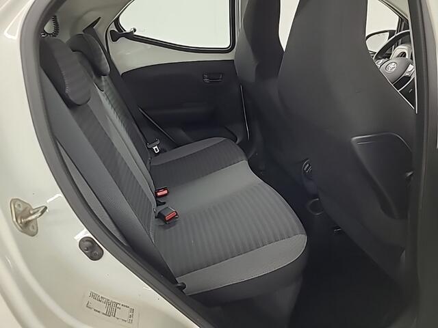 Toyota AYGO 1.0 VVT-i x-play limited 2e-Eig. & Keurig-Onderh. BOVAG-Garantie. NL-Auto.