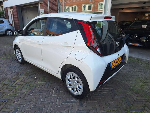 Toyota AYGO 1.0 VVT-i X-Play 5Drs /Camera/Navi/Apple/Android/1e Eig/Garantie