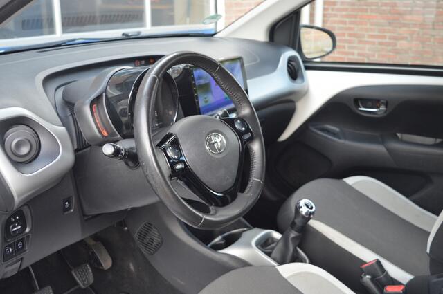 Toyota AYGO 1.0 VVT-i x-play | AIRCO - CAMERA