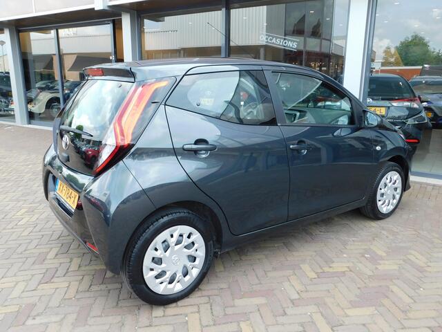 Toyota AYGO 1.0 VVT-i x-play