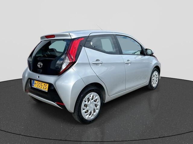 Toyota AYGO 1.0 VVT-i x-play RIJKLAAR | Airco | Camera | AppleCarplay & Android Auto