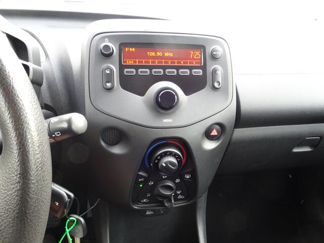 Toyota AYGO 1.0 VVT-i x-fun Airco, elektrische ramen, centrale vergrendeling, enz.