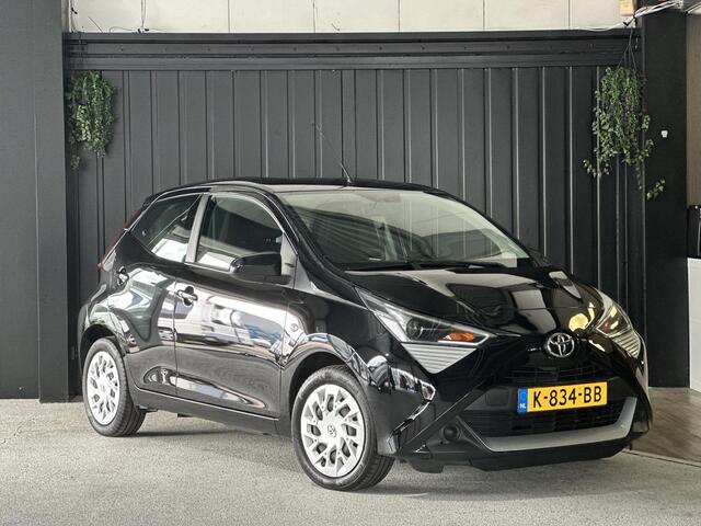 Toyota AYGO 1.0 VVT-i x-play | 1 Eigenaar | Camera | Apple Carplay/Android Auto | Airco | Hill Hold Functie |