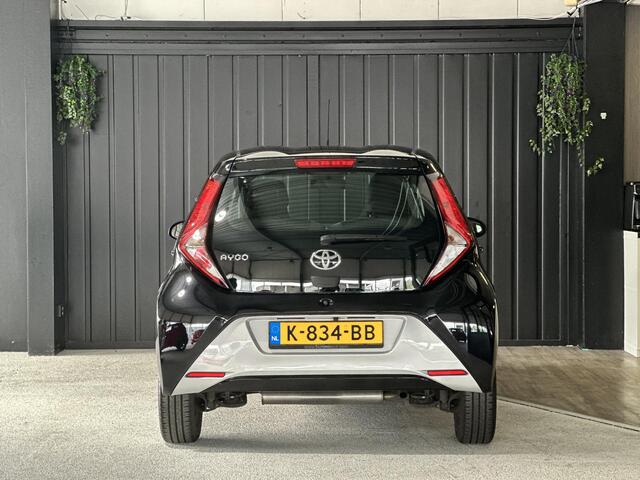 Toyota AYGO 1.0 VVT-i x-play | 1 Eigenaar | Camera | Apple Carplay/Android Auto | Airco | Hill Hold Functie |