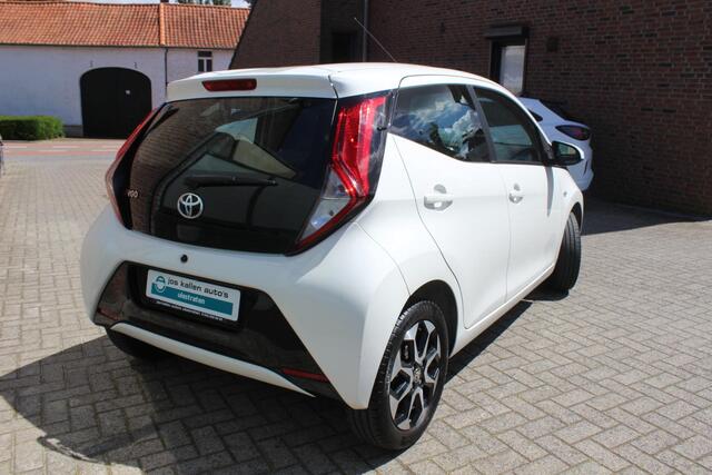 Toyota AYGO 1.0 VVT-i x-cite