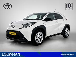 toyota-aygo-x-1.0-vvt-i-mt-first
