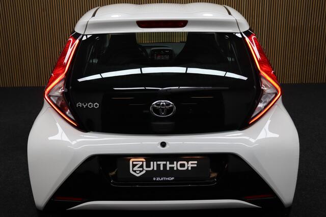 Toyota AYGO 1.0 VVT-i x-play Limited | Apple Carplay & Android Auto | Camera | Maps Navigatie | Airco | All-season Banden