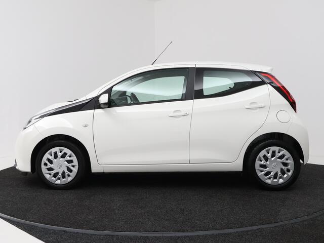 Toyota AYGO 1.0 VVT-i x-play | Apple CarPlay / Android Auto (Navigatie) | Airco | Camera |