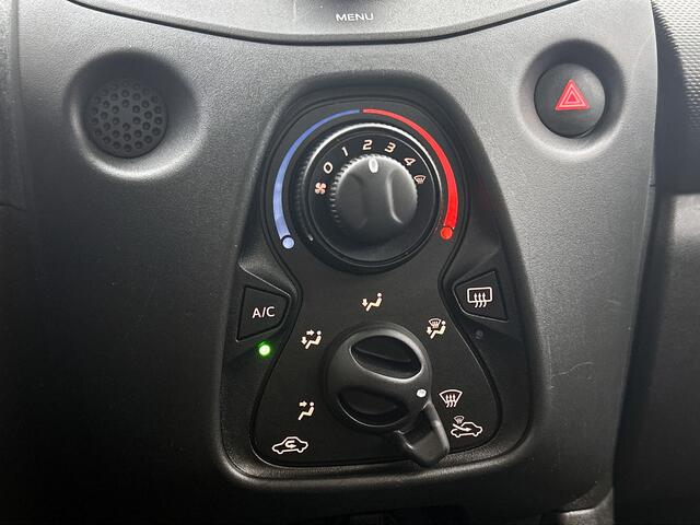 Toyota AYGO 1.0 VVT-i x-fun | BTW voertuig | Dealer onderhouden | Bluetooth | Airco |
