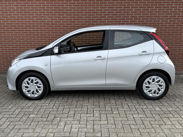 Toyota AYGO 1.0 VVT-i x-play AUTOMAAT CARPLAY CAMERA BLUETOOTH NL-AUTO
