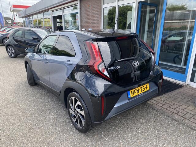 Toyota AYGO X 1.0 VVT-i MT Team D Bi-Tone Apple Carplay Android Auto