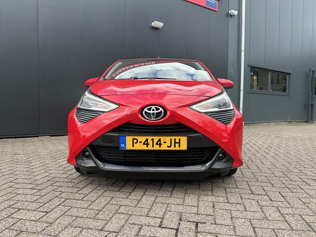 Toyota AYGO 1.0 VVT-i x-play | Lane assist | Camera