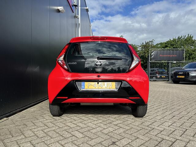 Toyota AYGO 1.0 VVT-i x-play | Lane assist | Camera