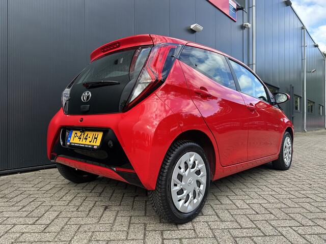 Toyota AYGO 1.0 VVT-i x-play | Lane assist | Camera