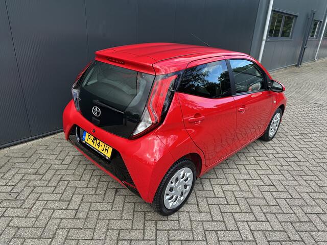 Toyota AYGO 1.0 VVT-i x-play | Lane assist | Camera
