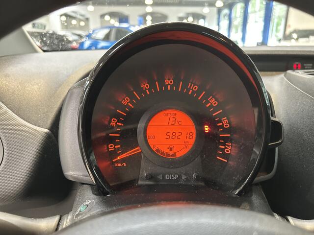 Toyota AYGO 1.0 VVT-i 70pk x-fun | Cruise Control | Bluetooth | Airco | All-season banden |