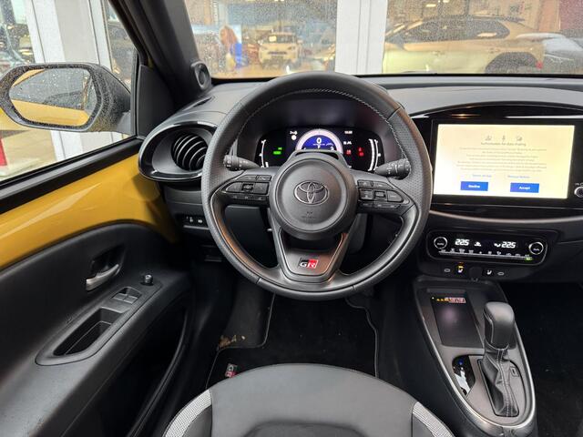 Toyota AYGO X Hybrid 115 GR Sport | Super zuinig | Stoelverwarming | PDC V+A