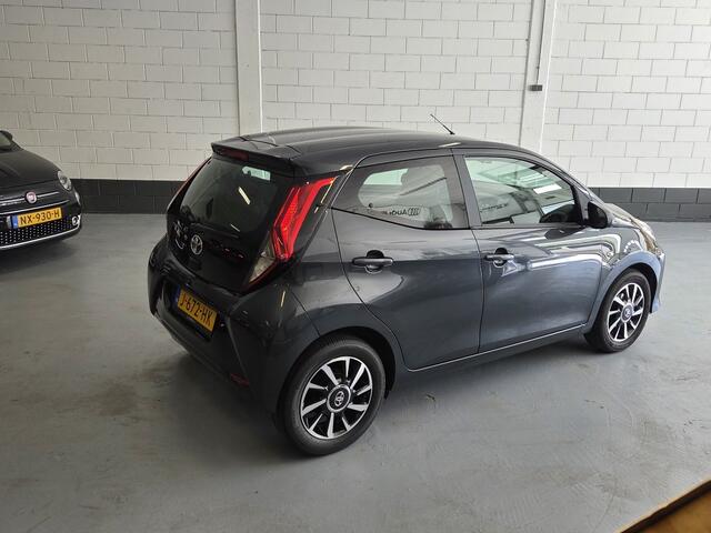 Toyota AYGO 1.0 VVT-i x-play