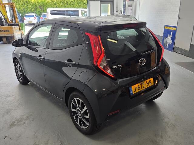 Toyota AYGO 1.0 VVT-i x-play