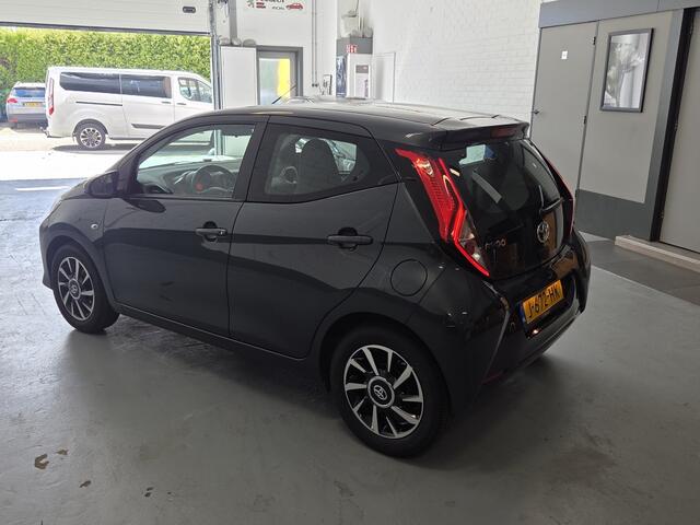 Toyota AYGO 1.0 VVT-i x-play