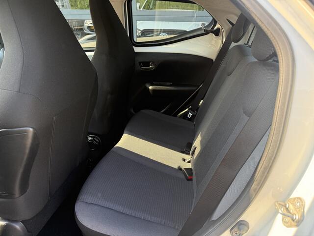 Toyota AYGO 1.0 VVT-i x-play limited