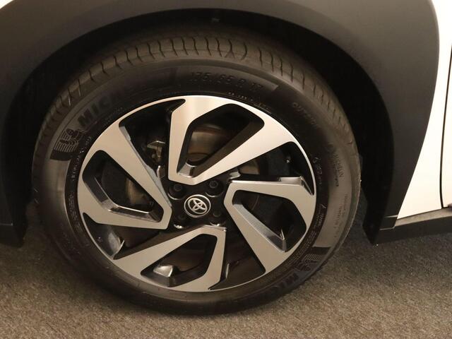 Toyota AYGO X 1.0 VVT-i S-CVT Pulse - ORIGINEEL NEDERLANDSE AUTO - ACHTERUITRIJCAMERA - AUTOMATISCHE AIRCO - APPLE CARPLAY/ANDROID AUTO - ADAPTIEVE CRUISE CONTROL - AUTONOMOUS EMERGENCY BRAKING - RIJSTROOKSENSOR MET CORRECTIE - VERKEERSBORDDETECTIE - LED KOPLAMPEN - 