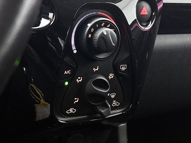 Toyota AYGO 1.0 VVT-i x-Cite | Dealer onderhouden | Apple CarPlay/Android auto | Airco | 15" Velgen | Achteruitrijcamera |