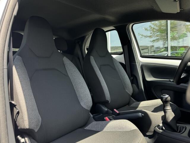 Toyota AYGO X 1.0 VVT-i MT Play