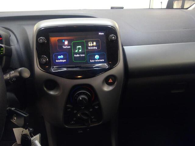 Toyota AYGO 1.0 VVT-i x-Play Automaat Camera Apple Car Play Android Auto 5drs NL-Auto Dealeronderhouden
