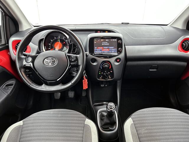Toyota AYGO 1.0 VVT-i x-play | Dealer Onderhouden | Airco | Achteruitrijcamera | Bluetooth | elektrisch verstelbare Spiegels |
