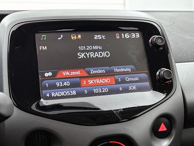 Toyota AYGO 1.0 VVT-i x-play | Dealer Onderhouden | Airco | Achteruitrijcamera | Bluetooth | elektrisch verstelbare Spiegels |