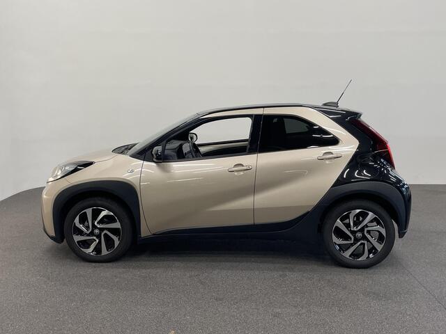 Toyota AYGO X 1.0 VVT-i Automaat Pulse Navigatie Apple Carplay/Android Auto Camera 17" Lichtmetalen Velgen Climate Control Adaptieve Cruise Control Two Tone