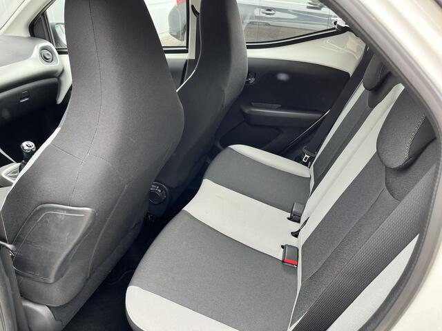 Toyota AYGO 1.0 VVT-i X-Play Airco Camera NL Auto Dealer onderhouden