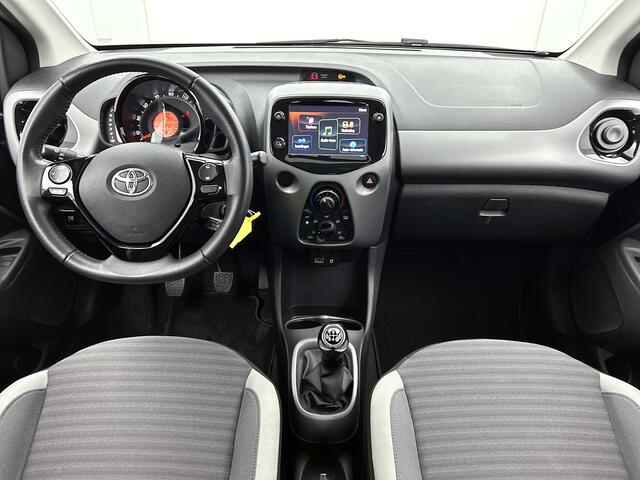 Toyota AYGO 1.0 VVT-i x-play | Dealer onderhouden | Apple CarPlay/Android Auto | Airco | Achteruitrijcamera | Elektrisch verstelbare buitenspiegels |