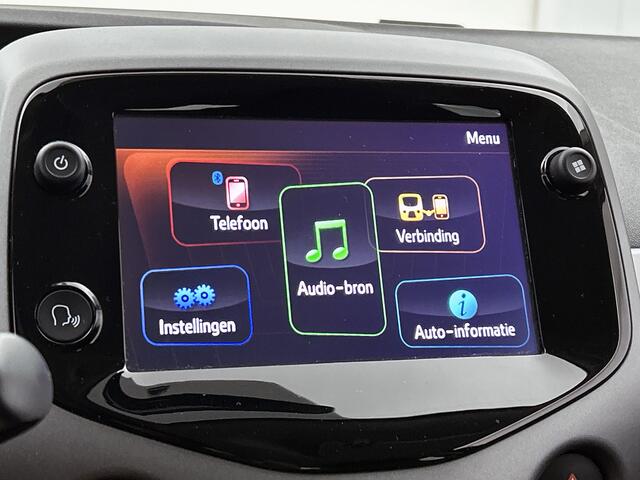 Toyota AYGO 1.0 VVT-i x-play | Dealer onderhouden | Apple CarPlay/Android Auto | Airco | Achteruitrijcamera | Elektrisch verstelbare buitenspiegels |