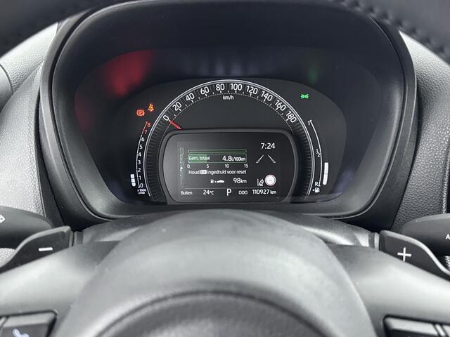 Toyota AYGO X 1.0 VVT-i S-CVT Premium | Dealer Onderhouden | 1e Eigenaar | JBL | Keyless Entry/Start | Climate Control | Stoelverwarming | Parkeersensoren voor+achter | Draadloze telefoonlader |
