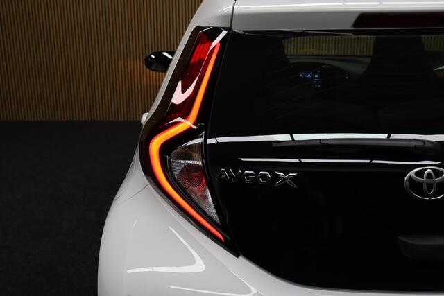 Toyota AYGO X Hybrid 115 pulse | Adaptive-cruise | Camera | Clima | Apple Carplay & Android Auto | Maps Navigatie | Stoelverwarming