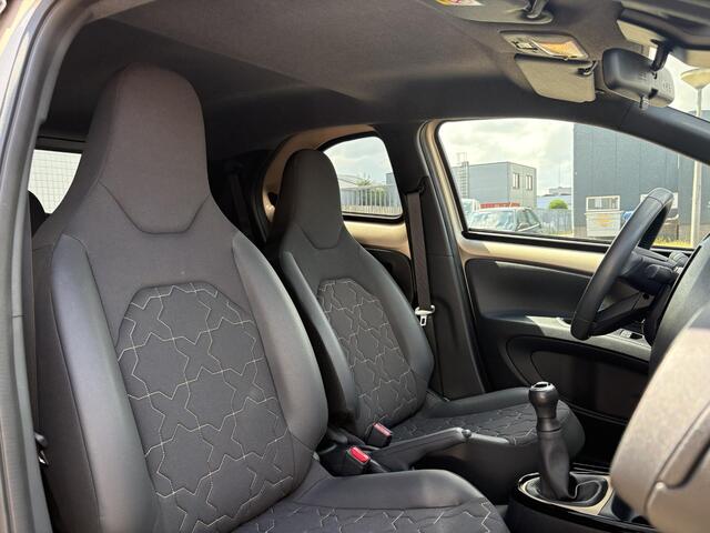 Toyota AYGO X 1.0 VVT-i MT Envy JBL