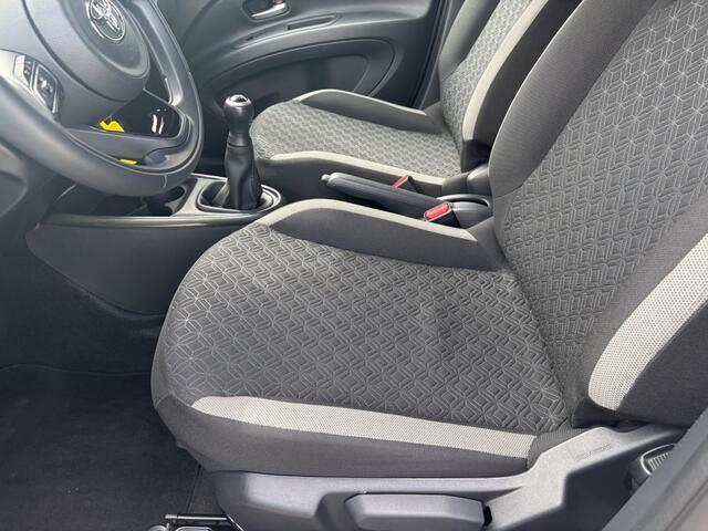 Toyota AYGO X 1.0 VVT-i MT Pulse Bi-tone | Carplay | All Seasons